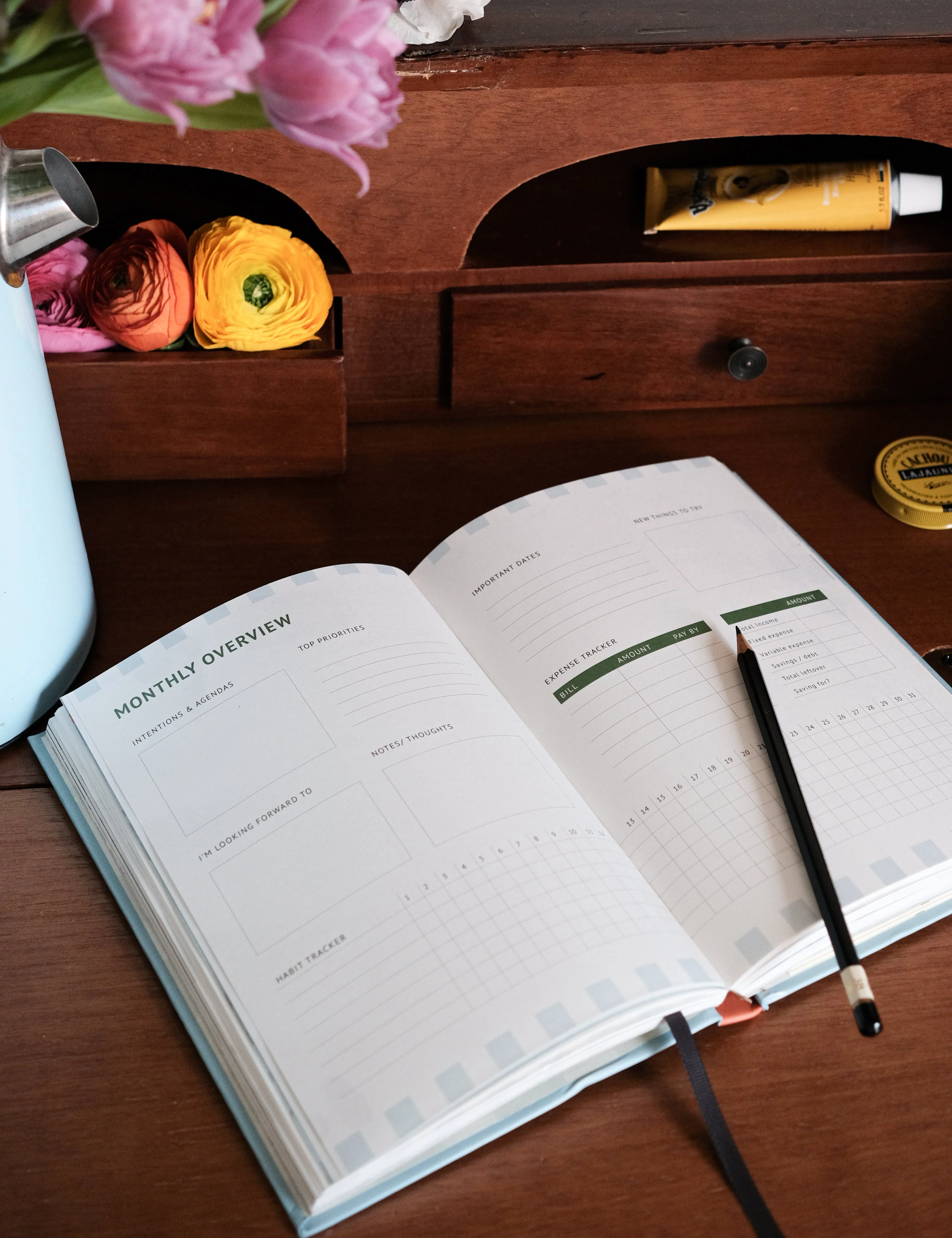 Undated Yearly Planner | Posy - Image 7